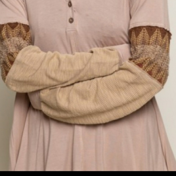 Women's POL Leave It On The Detail top - Picture 13 of 14